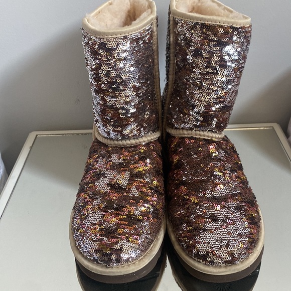 Ugg champagne sparkly sequined flip sequin boots - Picture 4 of 9